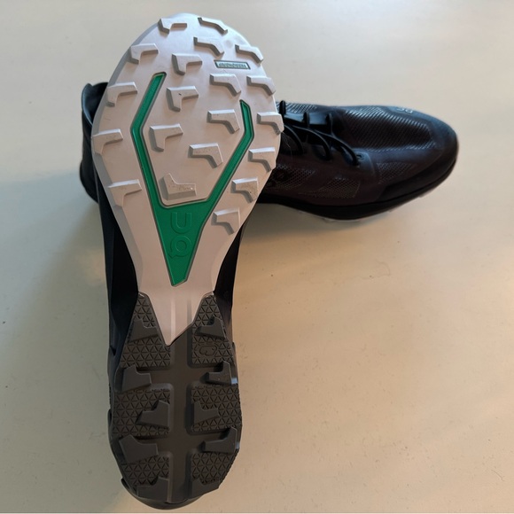 On Running Men's Dark Gray Athletic Shoes - Picture 3 of 5